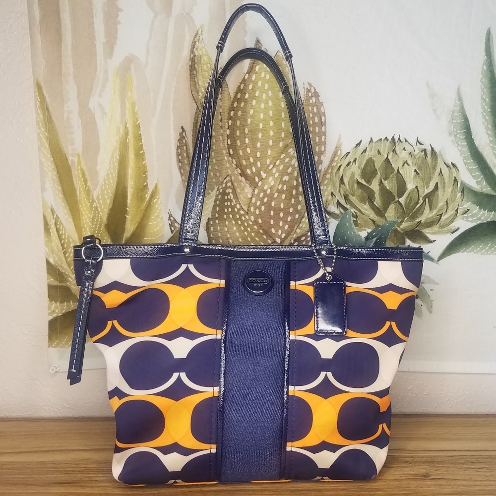 COACH Signature Stripe Linear Signature Tote F23908